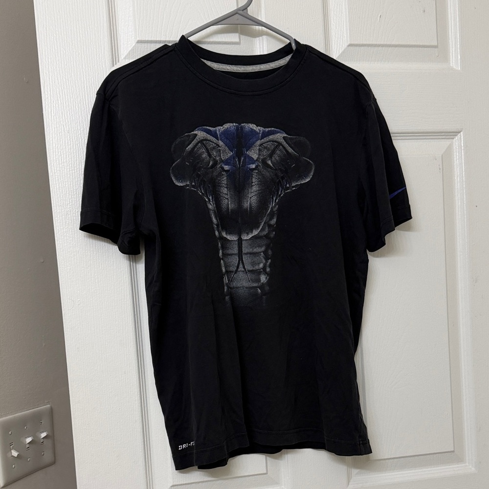 Men's KOBE BRYANT Cobra Short-Sleeve T-Shirt